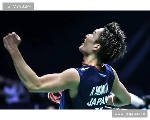 桃田贤斗训练完直接睡球场，这人是拿命在拼啊