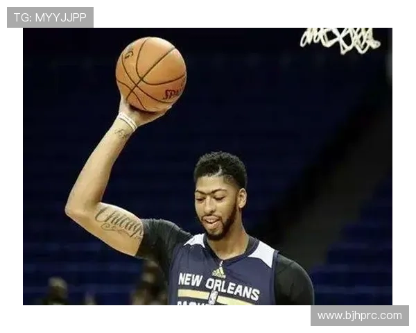 浓眉哥家里请了三个厨师管他吃饭？