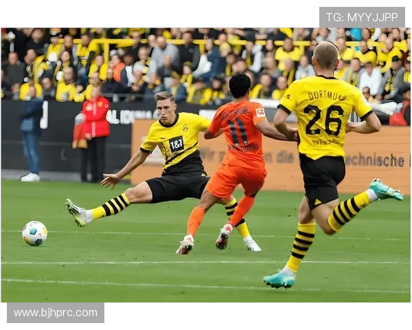 多特蒙德防线看似稳固，近期问题显现，防守稳定性面临考验